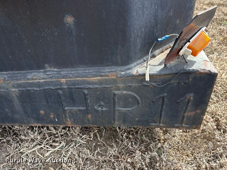 image for item DZ5133 Frac tank trailer