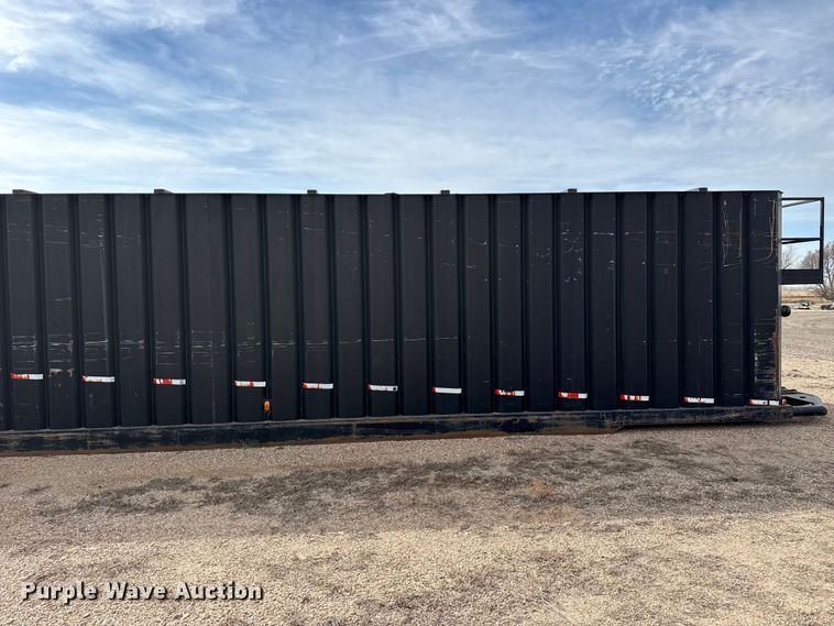 image for item DZ5134 Frac tank trailer