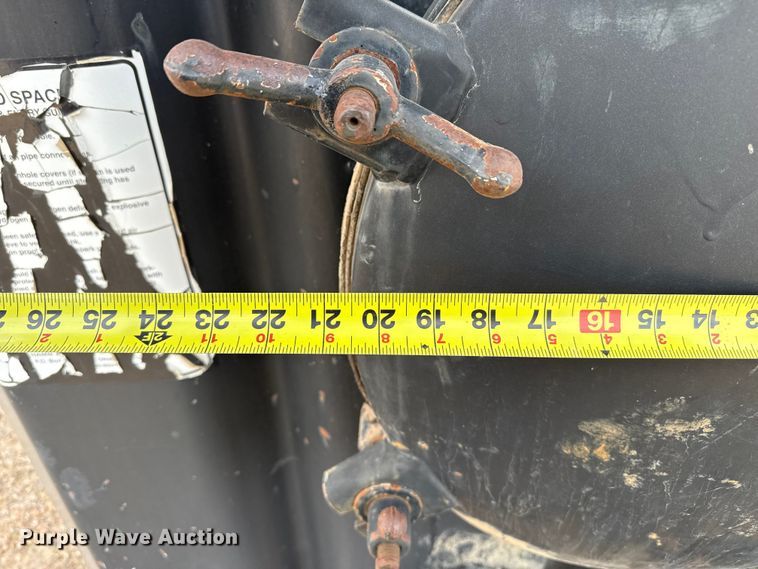 image for item DZ5134 Frac tank trailer