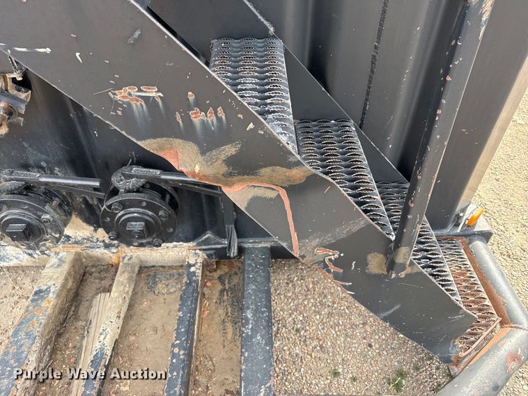 image for item DZ5134 Frac tank trailer