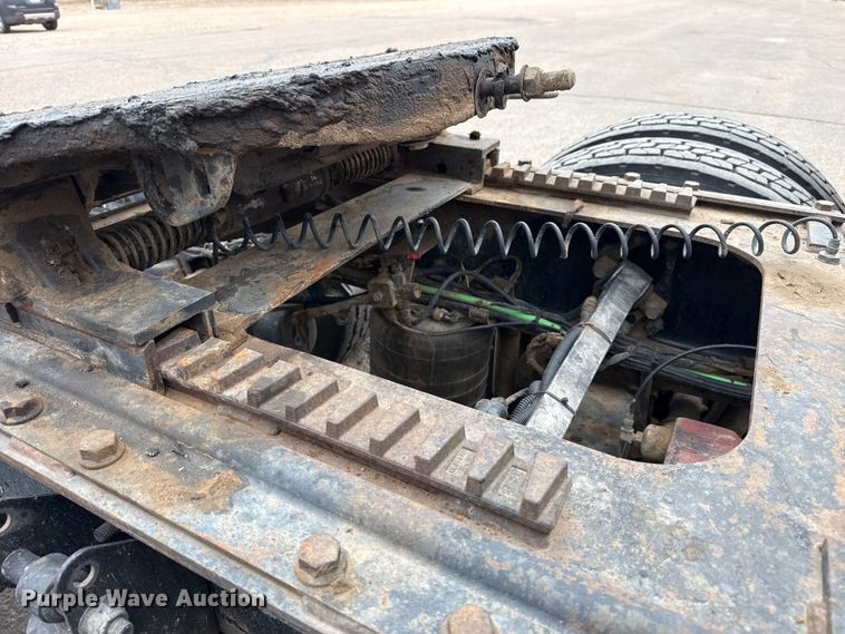 image for item DZ5149 2008 Mack CHU613 semi truck