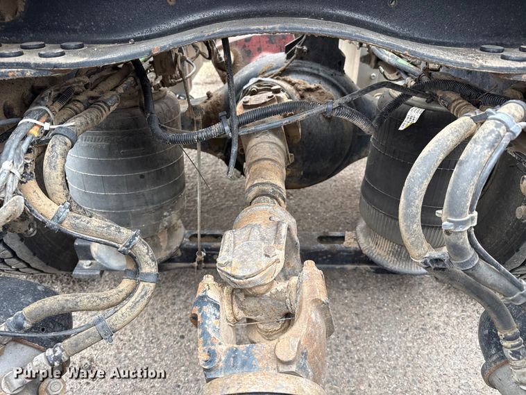 image for item DZ5149 2008 Mack CHU613 semi truck