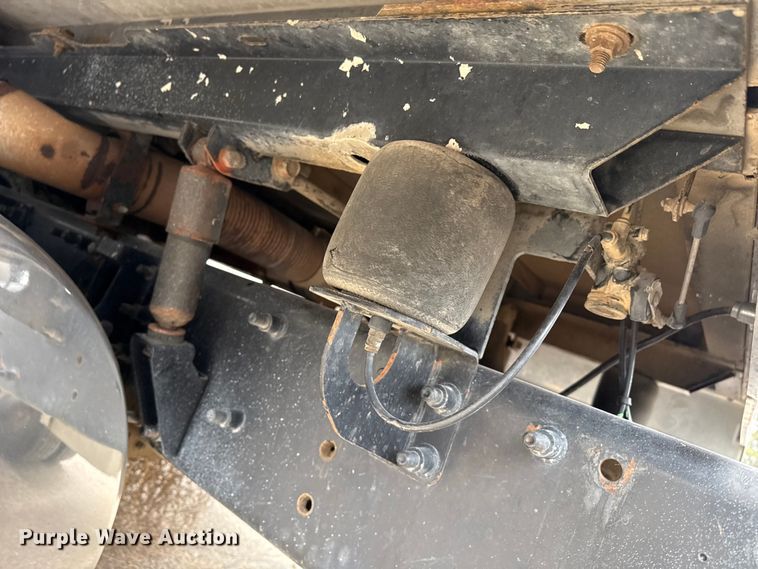 image for item DZ5149 2008 Mack CHU613 semi truck