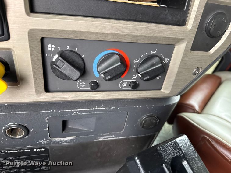 image for item DZ5149 2008 Mack CHU613 semi truck