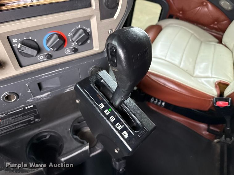 image for item DZ5149 2008 Mack CHU613 semi truck