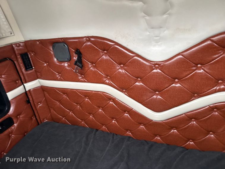 image for item DZ5149 2008 Mack CHU613 semi truck