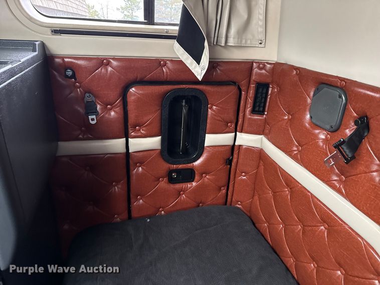 image for item DZ5149 2008 Mack CHU613 semi truck