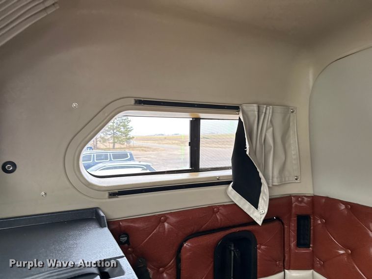 image for item DZ5149 2008 Mack CHU613 semi truck