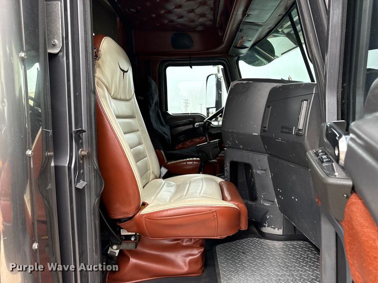 image for item DZ5149 2008 Mack CHU613 semi truck