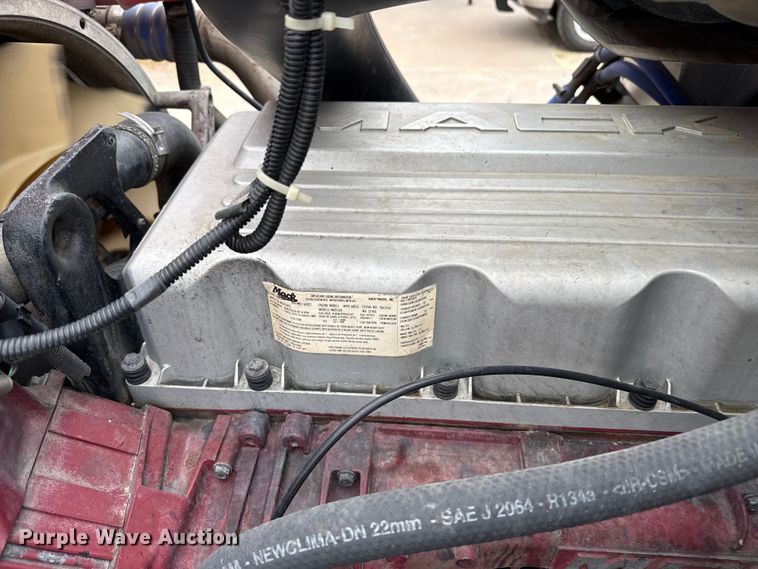 image for item DZ5149 2008 Mack CHU613 semi truck