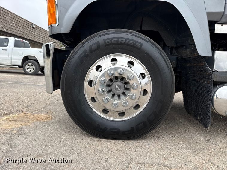 image for item DZ5149 2008 Mack CHU613 semi truck