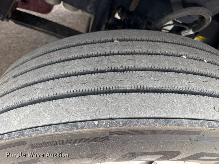 image for item DZ5149 2008 Mack CHU613 semi truck