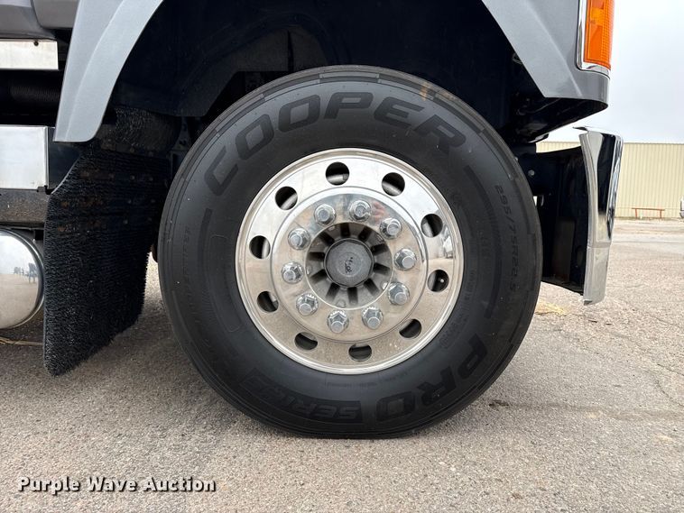 image for item DZ5149 2008 Mack CHU613 semi truck