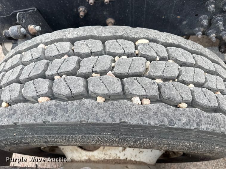 image for item DZ5149 2008 Mack CHU613 semi truck