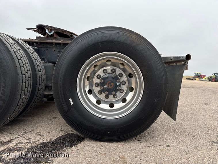 image for item DZ5149 2008 Mack CHU613 semi truck