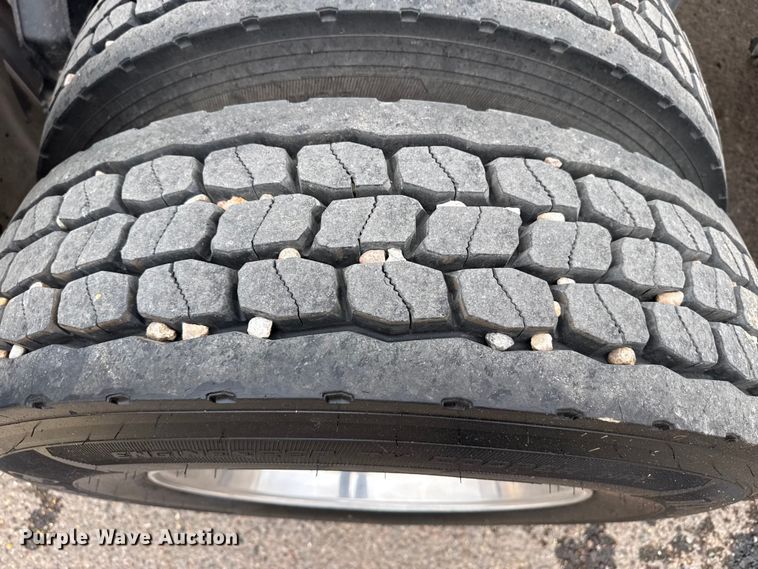 image for item DZ5149 2008 Mack CHU613 semi truck