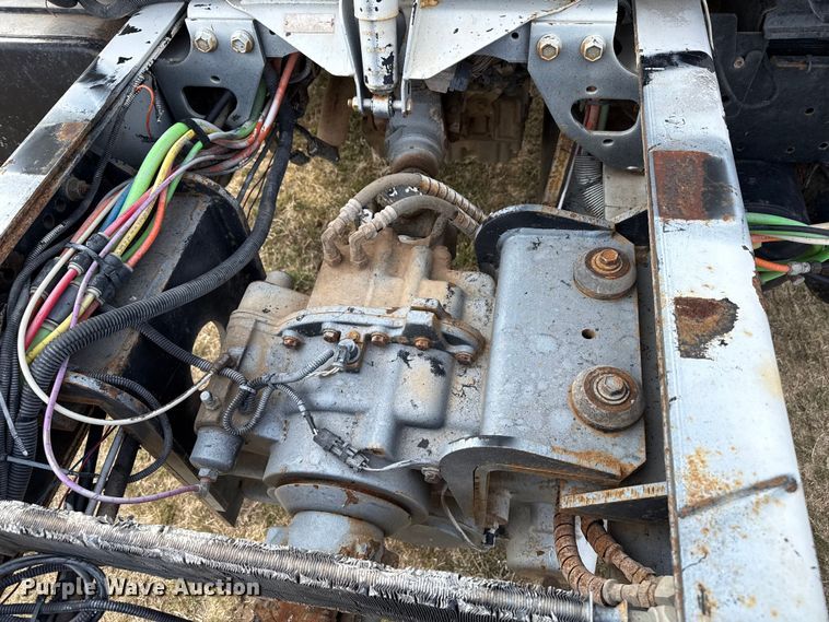 image for item DZ5163 2006 International 7400 truck cab and chassis