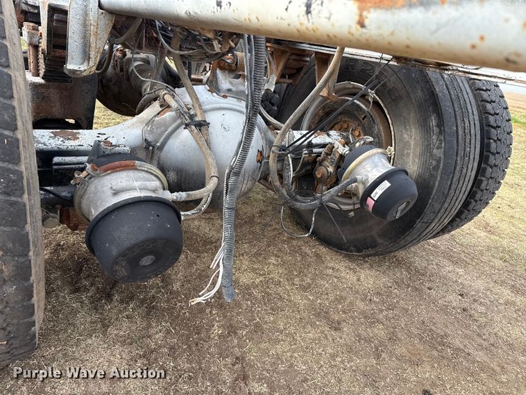 image for item DZ5163 2006 International 7400 truck cab and chassis