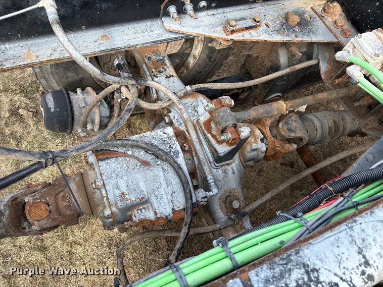 image for item DZ5163 2006 International 7400 truck cab and chassis