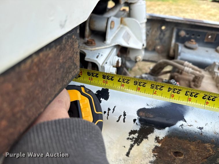 image for item DZ5163 2006 International 7400 truck cab and chassis