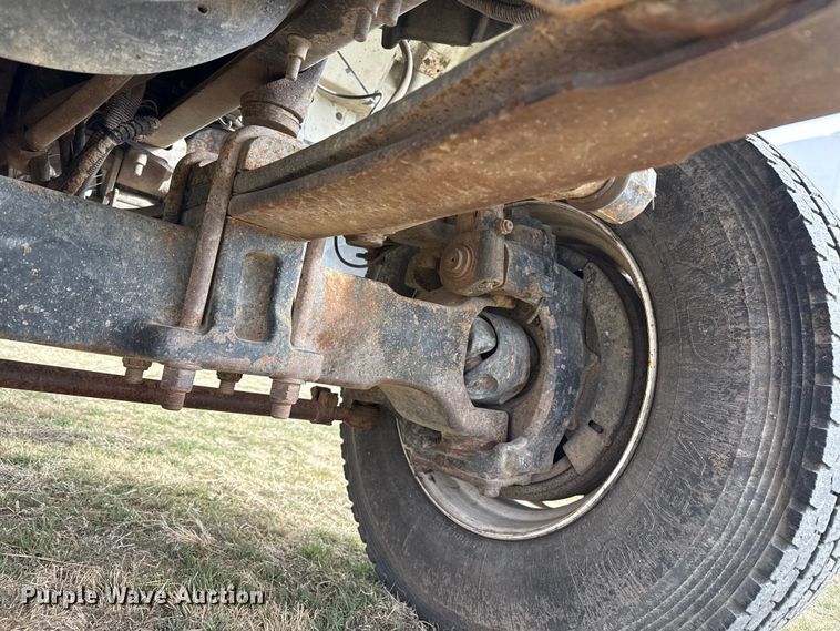 image for item DZ5163 2006 International 7400 truck cab and chassis