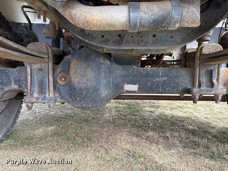 image for item DZ5163 2006 International 7400 truck cab and chassis