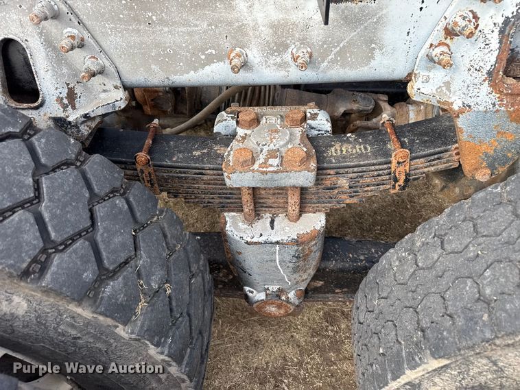 image for item DZ5163 2006 International 7400 truck cab and chassis