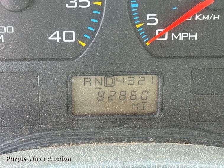 image for item DZ5163 2006 International 7400 truck cab and chassis