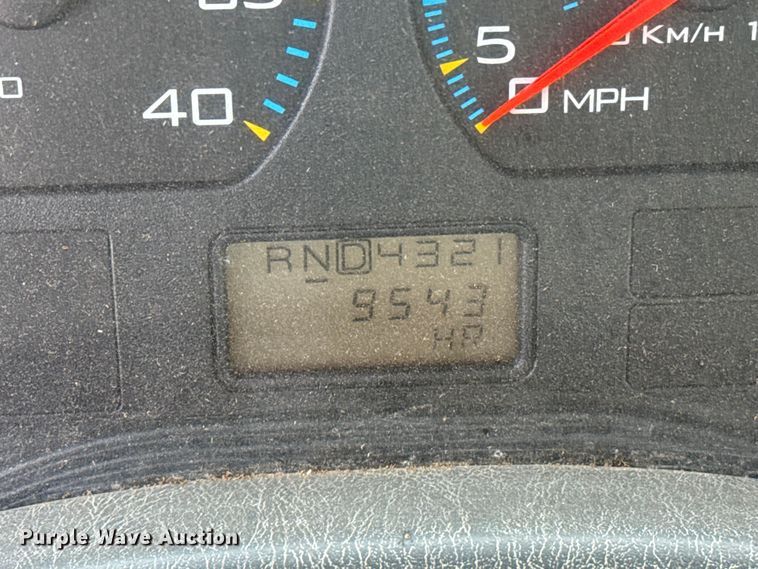 image for item DZ5163 2006 International 7400 truck cab and chassis