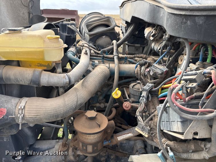 image for item DZ5163 2006 International 7400 truck cab and chassis