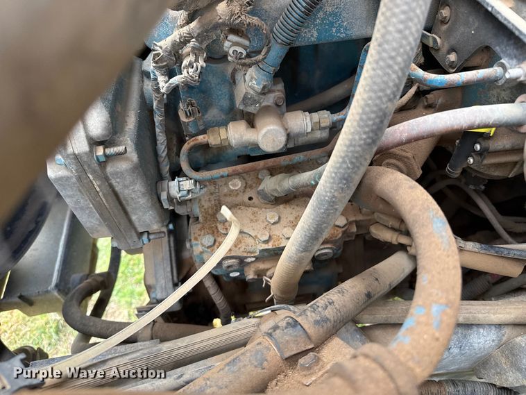 image for item DZ5163 2006 International 7400 truck cab and chassis