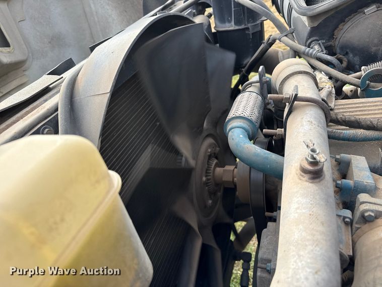 image for item DZ5163 2006 International 7400 truck cab and chassis