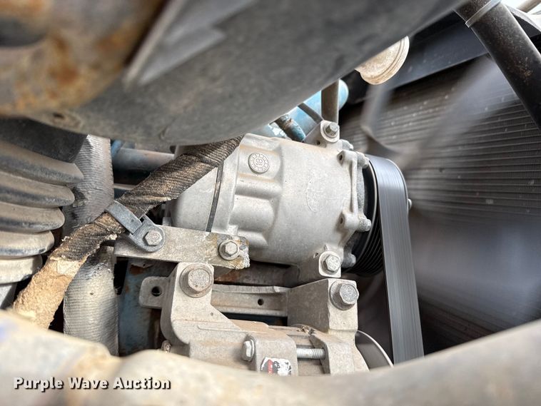 image for item DZ5163 2006 International 7400 truck cab and chassis