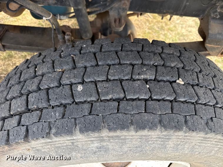 image for item DZ5163 2006 International 7400 truck cab and chassis