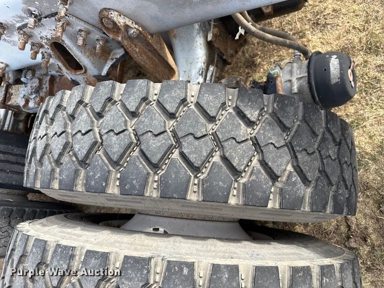 image for item DZ5163 2006 International 7400 truck cab and chassis