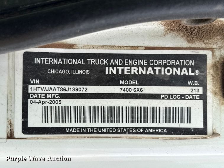 image for item DZ5163 2006 International 7400 truck cab and chassis