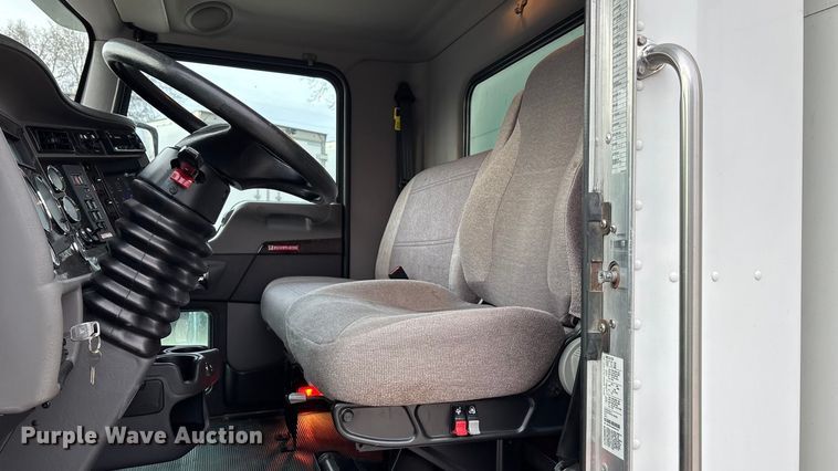 image for item EA4445 2021 Kenworth T270 box truck