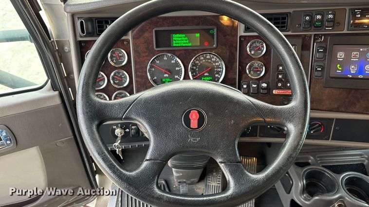 image for item EA4445 2021 Kenworth T270 box truck