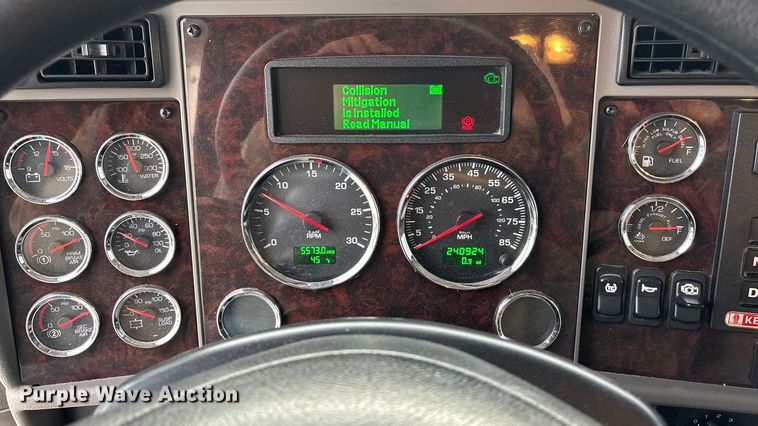 image for item EA4445 2021 Kenworth T270 box truck