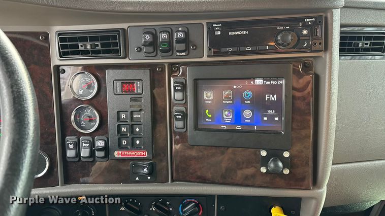 image for item EA4445 2021 Kenworth T270 box truck