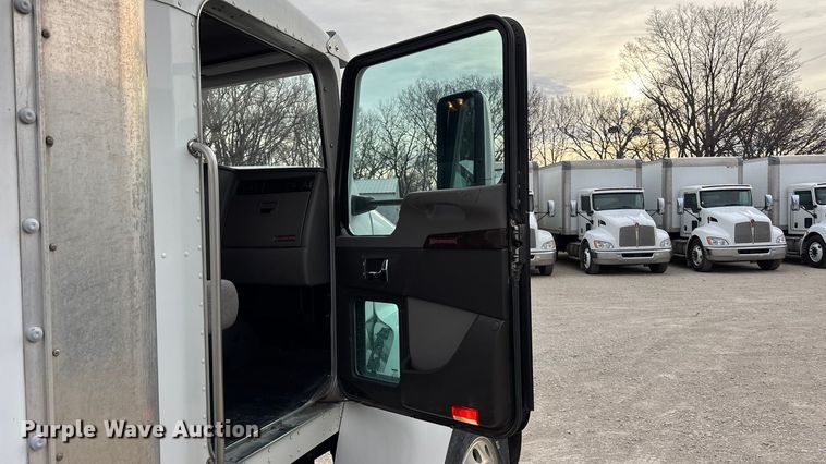 image for item EA4445 2021 Kenworth T270 box truck