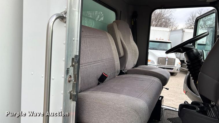 image for item EA4445 2021 Kenworth T270 box truck