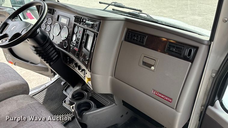 image for item EA4445 2021 Kenworth T270 box truck