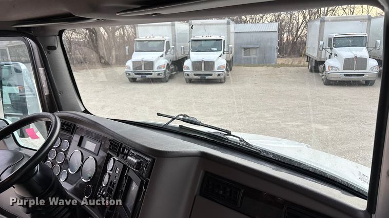 image for item EA4445 2021 Kenworth T270 box truck