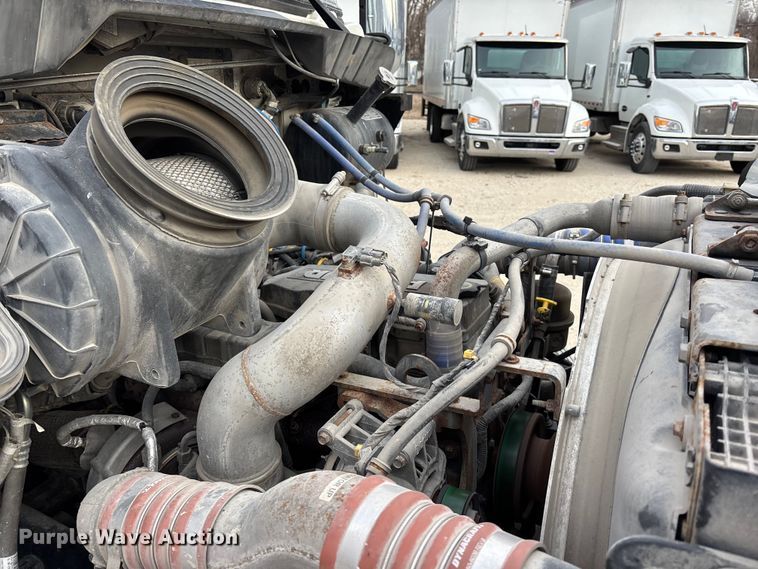 image for item EA4445 2021 Kenworth T270 box truck