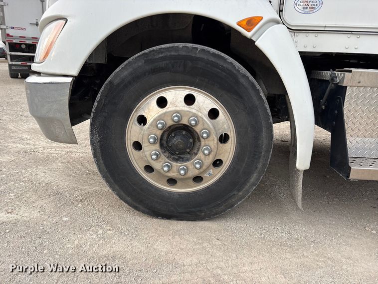 image for item EA4445 2021 Kenworth T270 box truck