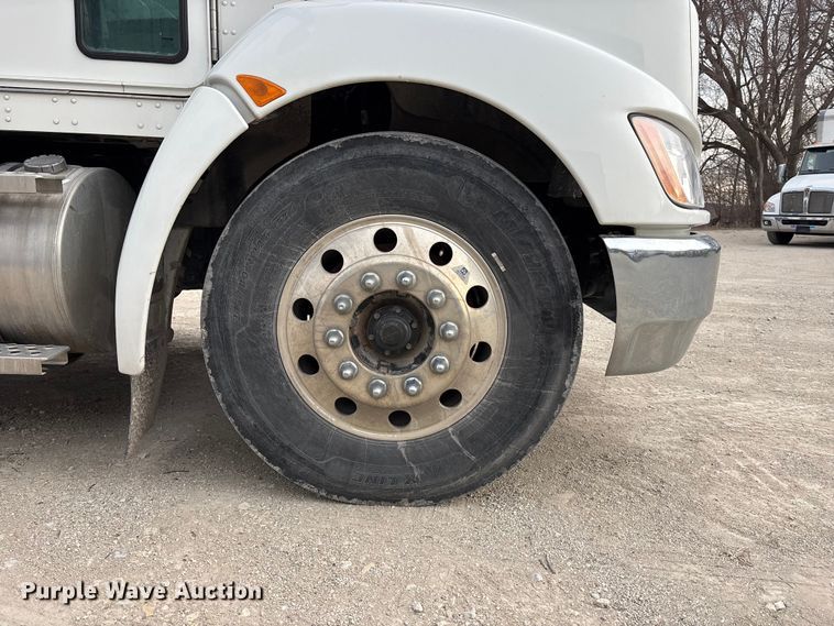 image for item EA4445 2021 Kenworth T270 box truck