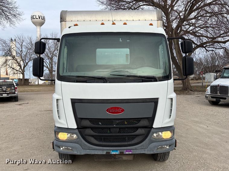 image for item EA4446 2015 Peterbilt 220 box truck