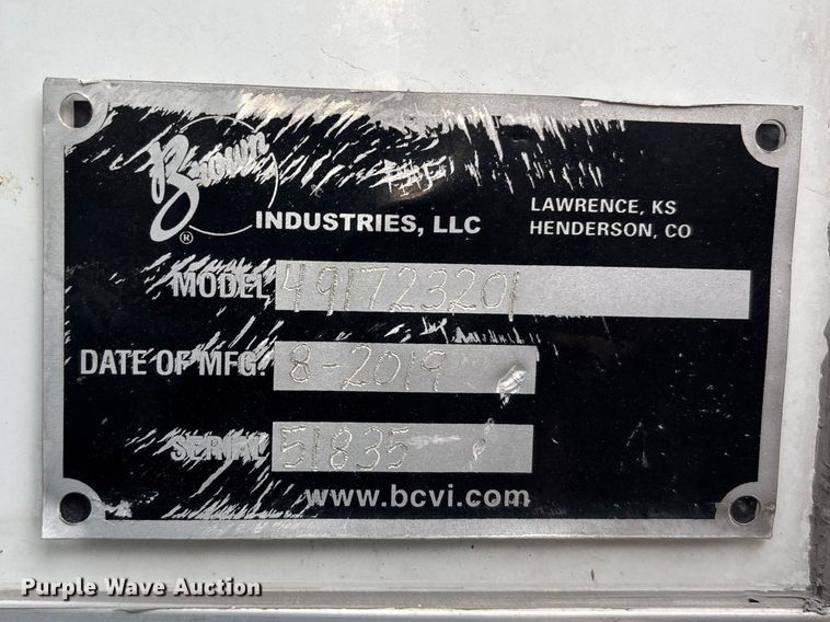 image for item EA4446 2015 Peterbilt 220 box truck