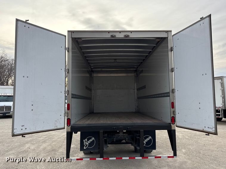 image for item EA4446 2015 Peterbilt 220 box truck